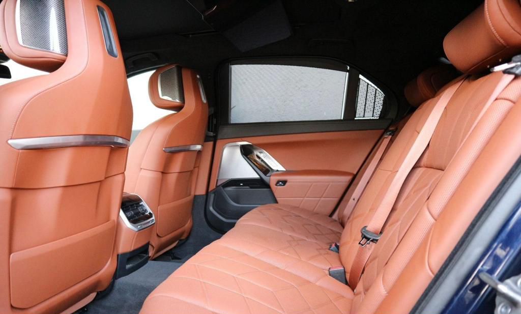 BMW  i7 2023 şəkil 7