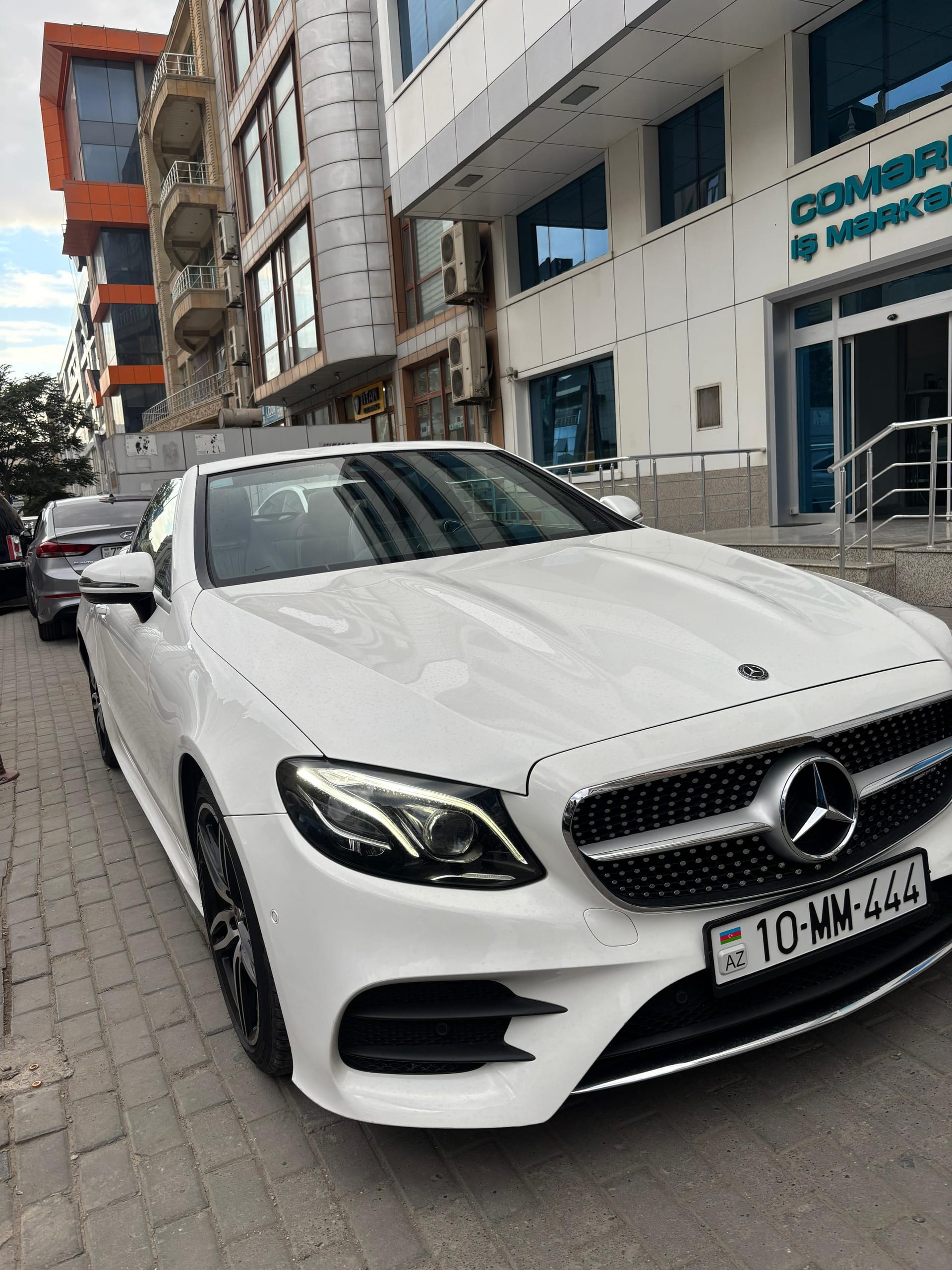 Mercedes E220 Cabrio 2019 şəkil 2