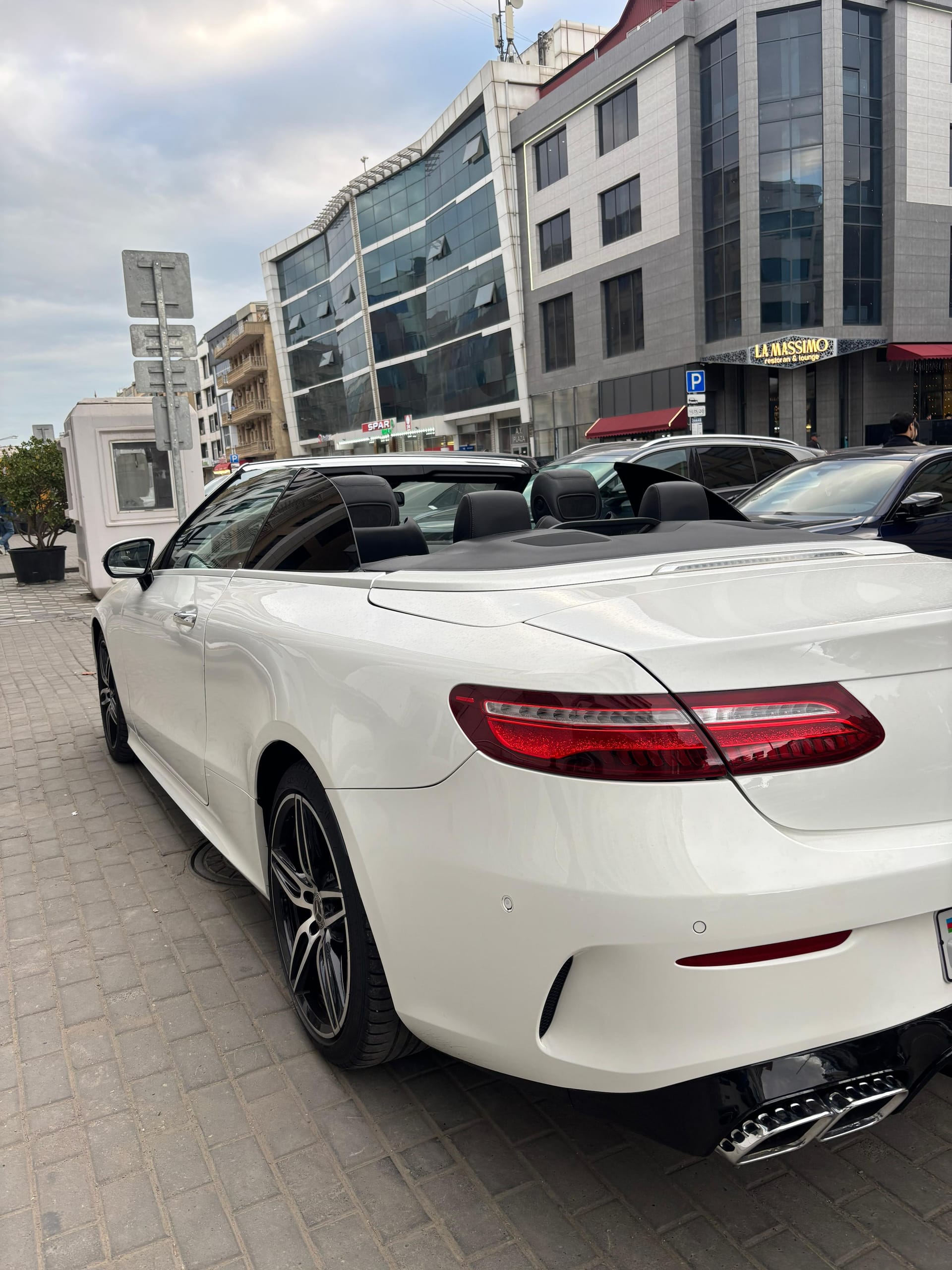 Mercedes E220 Cabrio 2019 şəkil 5