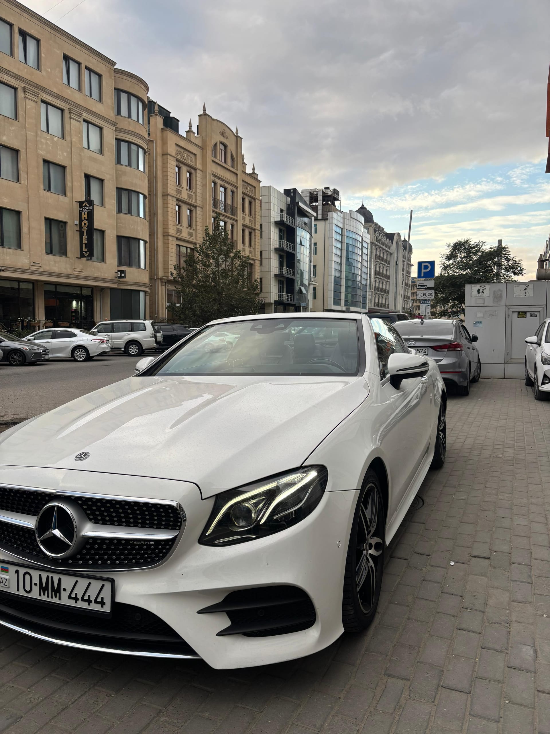 Mercedes E220 Cabrio 2019 şəkil 6