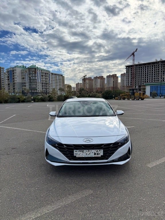 Hyundai   Elantra 2022 şəkil 1